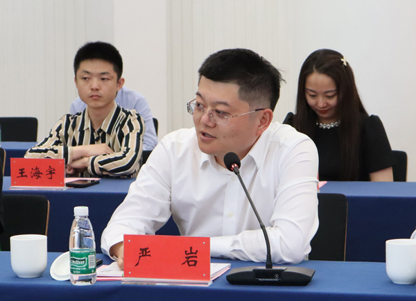 江北新区经济发展局 副局长 严 岩 江北新区经济发展局 副局长 严 岩